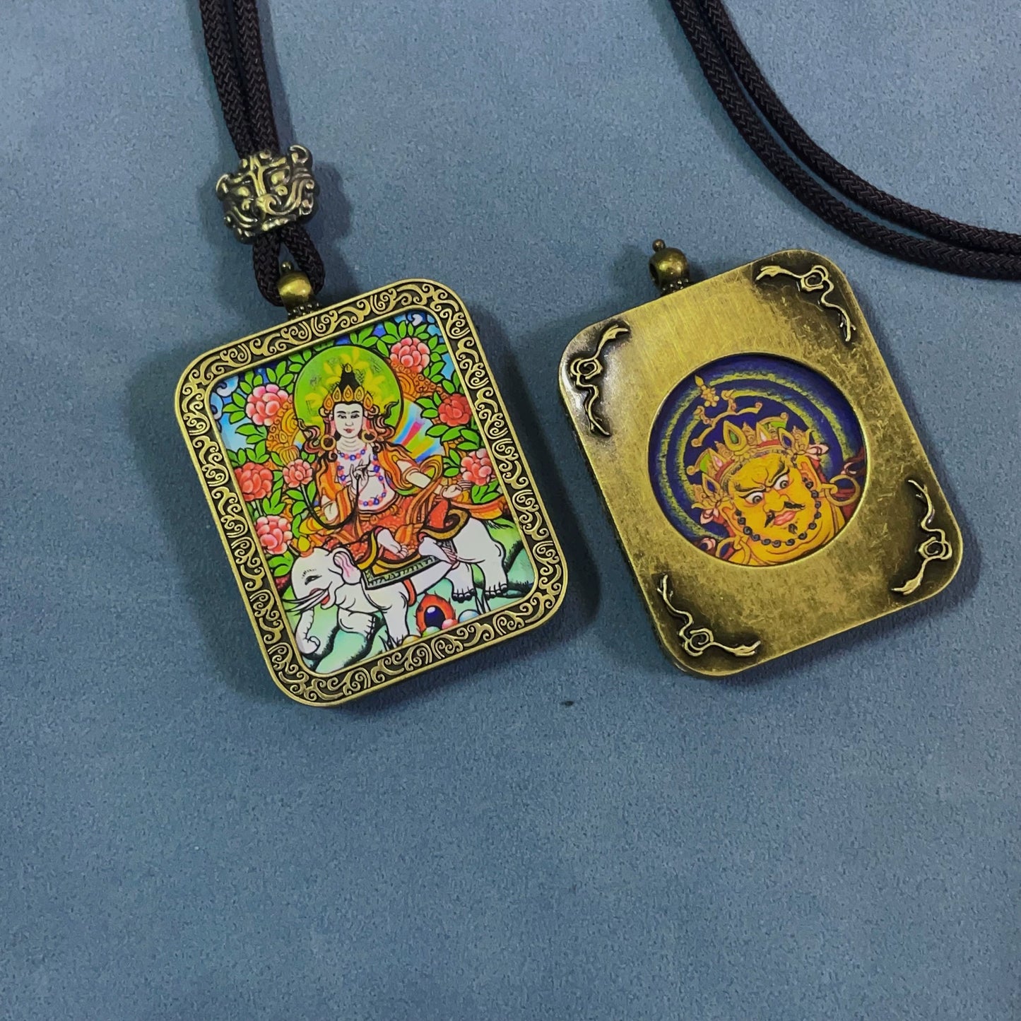 Samantabhadra Bodhisattva - Handmade Tibetan Thangka Amulet Pendant (Antique Bronze)